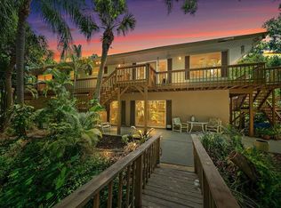 905 Keyway Rd, Englewood, FL 34223