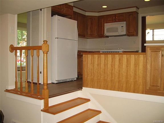 5th image of 99 Parkledge Dr