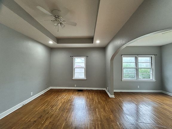 3rd image of 639 Oak St APT 1