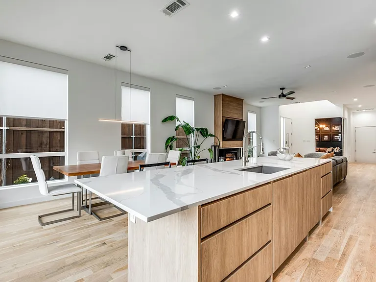 6113 Hudson St — Photo 11