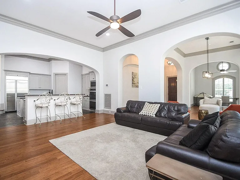 2702 Tudor Mnr — Photo 11