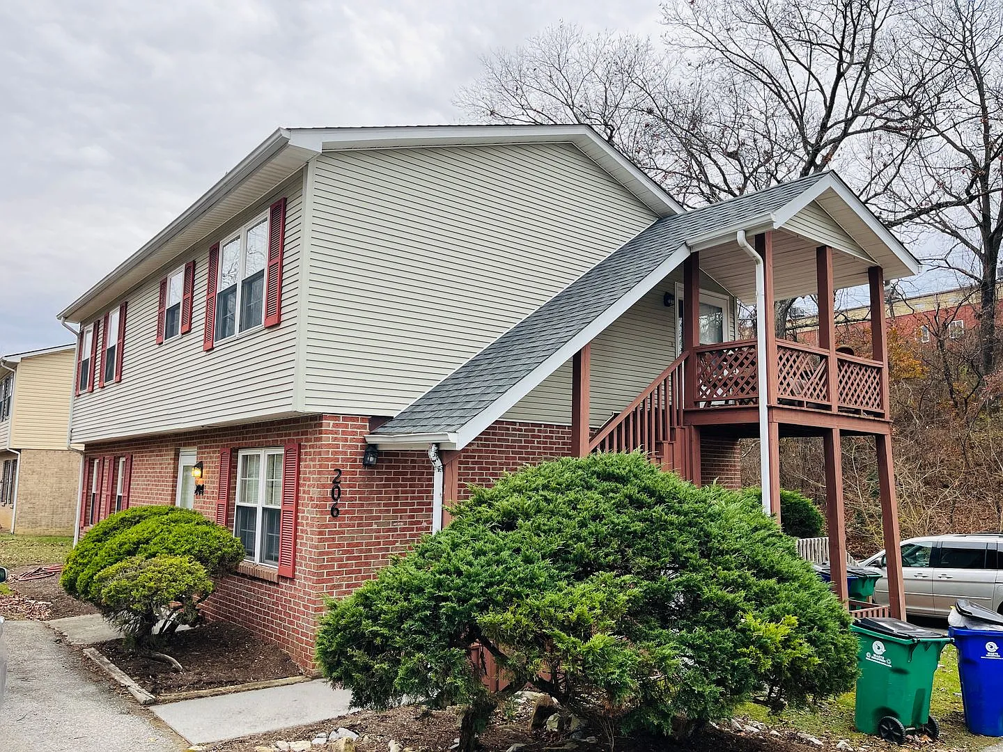 2 Bedroom, 1 Bath Duplex — Photo 1