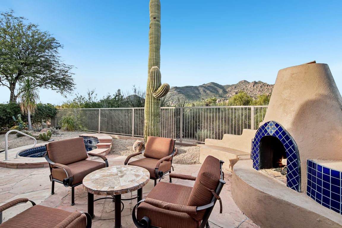 E Nightingale Star Cir-S1211-033r.jpg