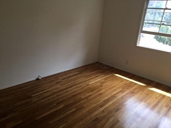 3rd image of 1197 McClellan Dr