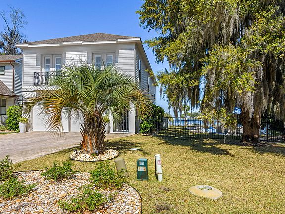 3rd image of 123 Beacon Point Dr