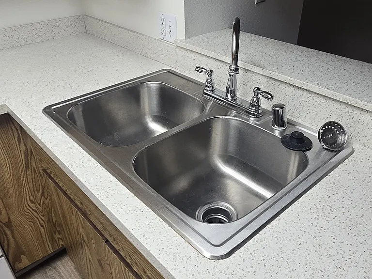 Franklin Luxury Apartments — Photo 11