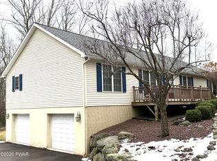 46 Tennis Club Cir, Lakeville, PA 18438