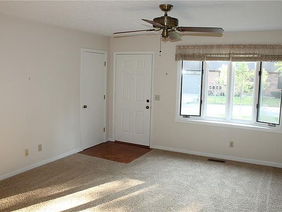 4th image of 407 Glenn Knecht Dr