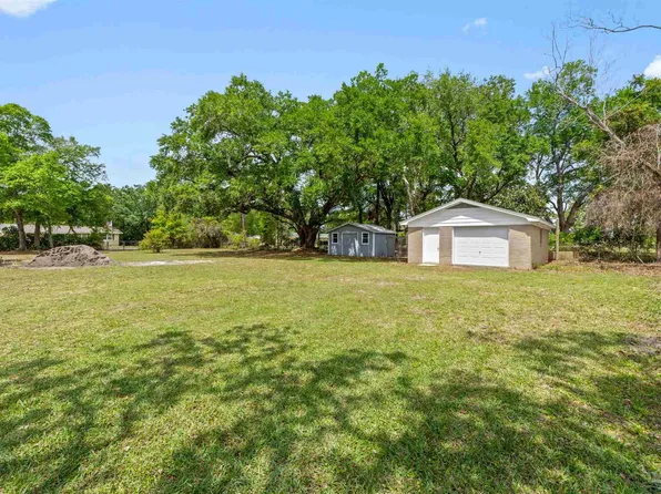 6114 Confederate Dr, Pensacola, FL 32503