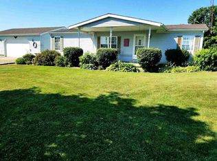 10743 N Syracuse Webster Rd, Syracuse, IN 46567