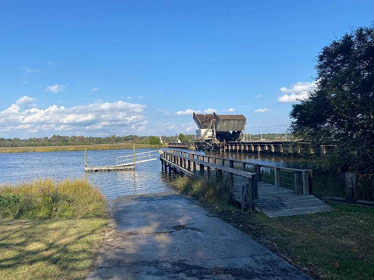 Boat ramp and dock, I've caught some nice fish off of that dock!