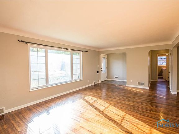 5th image of 2807 Middlesex Dr