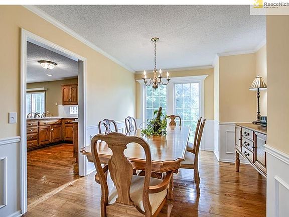 5th image of 3901 NE 77th St