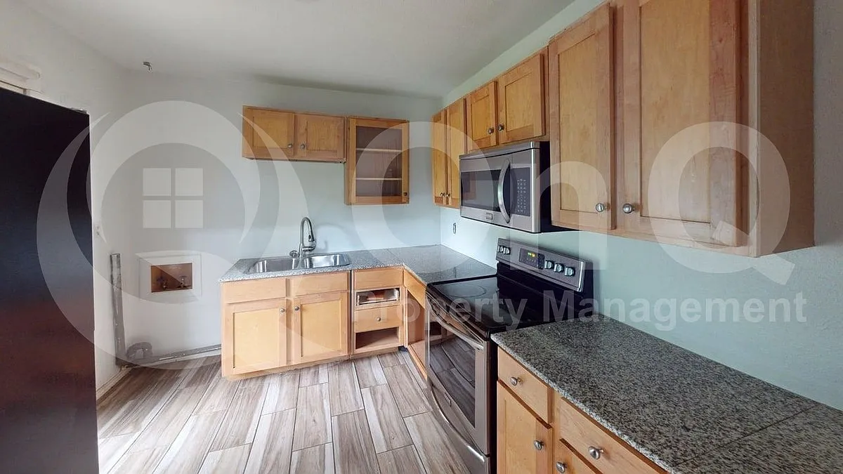 2 bed, 1.0 bath, 1006 sqft, $1,200 — Photo 3
