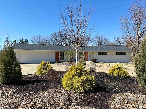 2nd image of 318 Lincoln Hill Ct NW