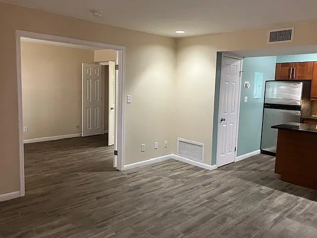 7685 Northcross Dr #406 — Photo 9