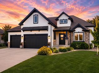 921 Foxglove Ln, Kearney, MO 64060