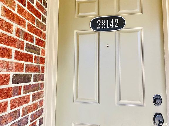 3rd image of 28142 Carlton Way Dr #1
