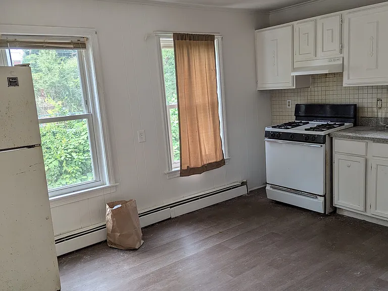 17 Hempstead St — Photo 3