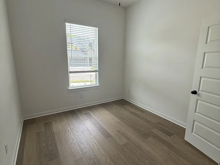 1859 E Fiji St — Photo 8