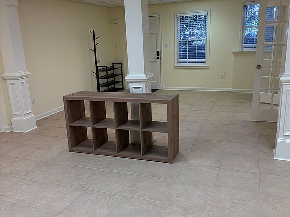 3rd image of 545 Ladybank Ln