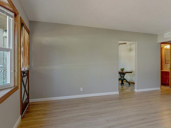 5th image of 1146 Park Grove Dr