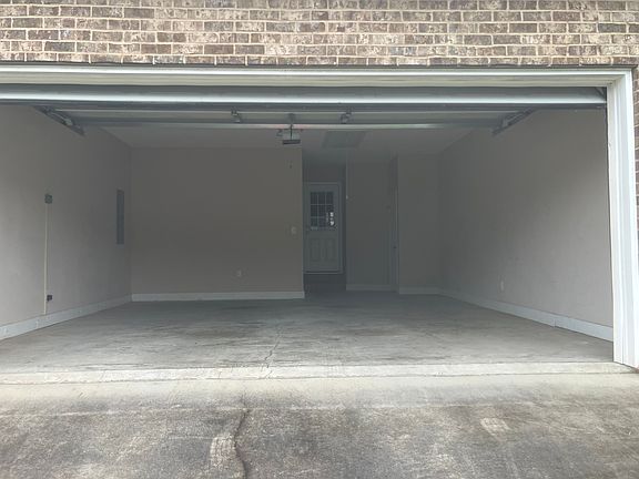 3rd image of 109 Vanessa Dr