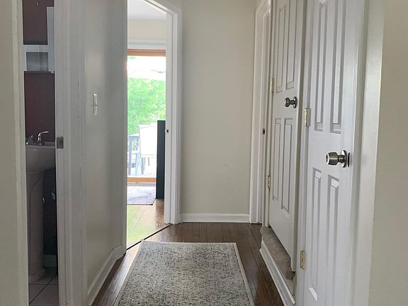 4th image of 1036 N Wilson Ave