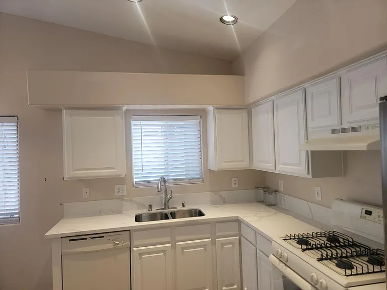 120 Golf Course St — Photo 5