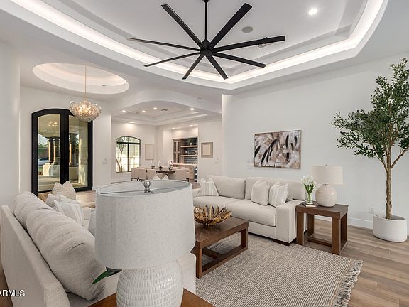 4th image of 2531 E BIRCHWOOD Place