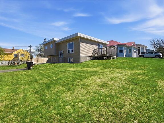5th image of 181 Airport Heights Drive