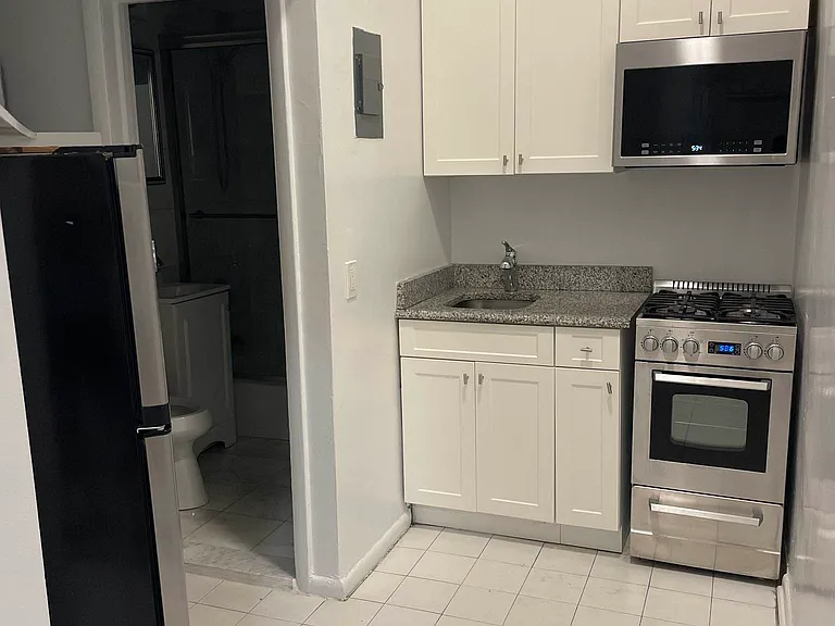252 W 91st St #1 — Photo 11