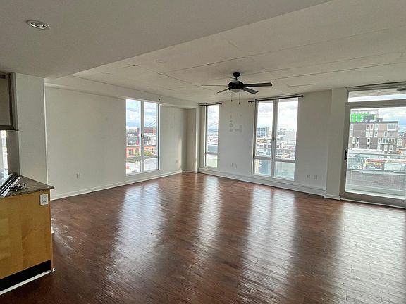2nd image of 210 Brown St #6A