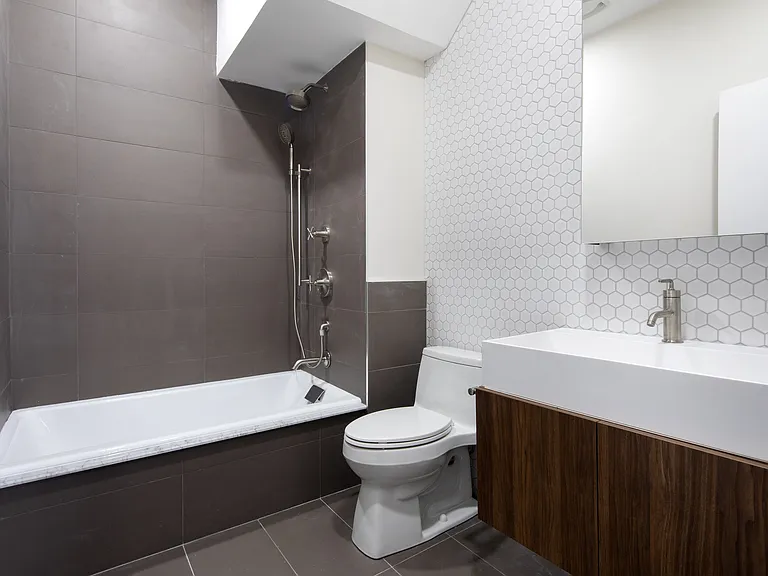 103 W 72nd St #PHA — Photo 11