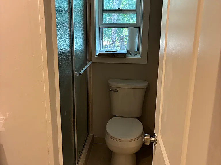1421 Ridley Ave — Photo 10