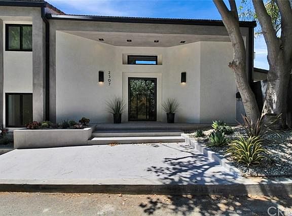 2nd image of 2307 Sunset Plaza Dr