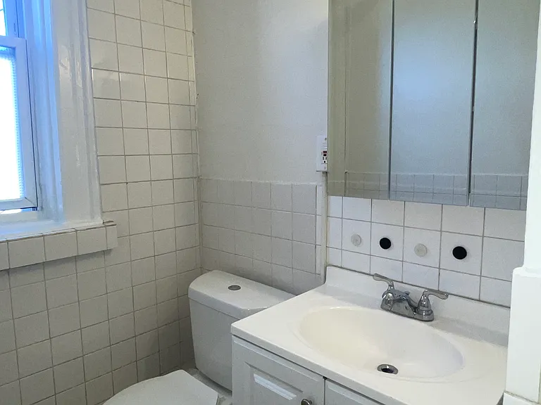 10 Hilliard Ave #4 — Photo 11