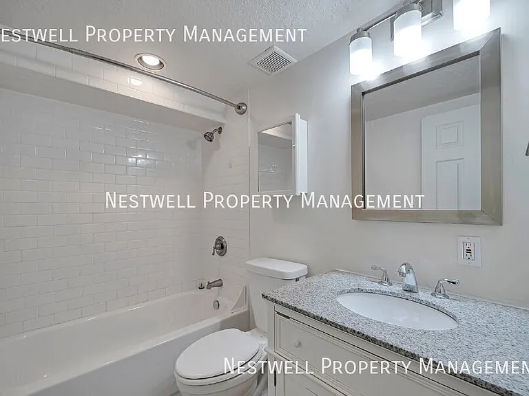1335 E Maplewood Dr — Photo 7