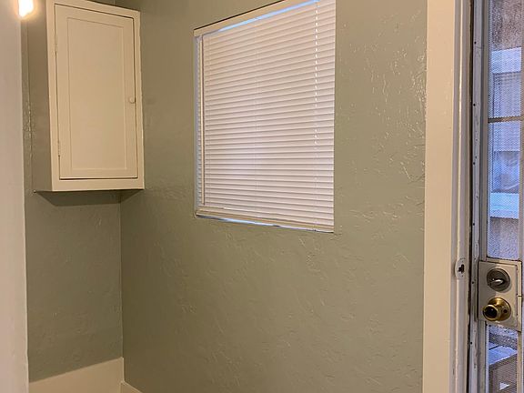 4th image of 742 Olive Ave