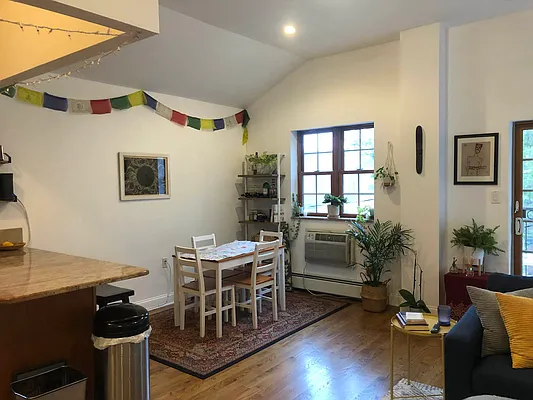 Rented by Signature Spaces NYC Corp | media 17