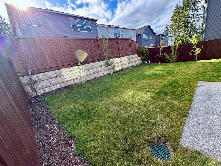 2217 Trailside Dr NE — Photo 2