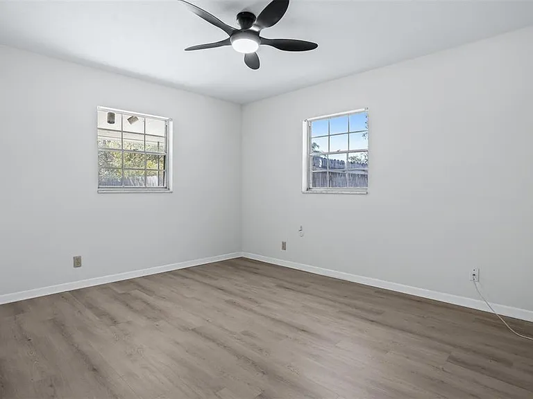 812 W Warren Ave — Photo 8