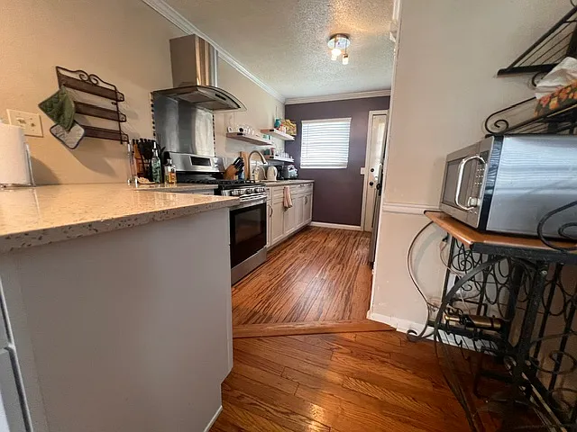 1426 E 38th St #D — Photo 16