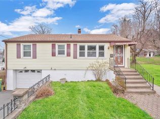 157 Pearl Lake Rd, Waterbury, CT 06706