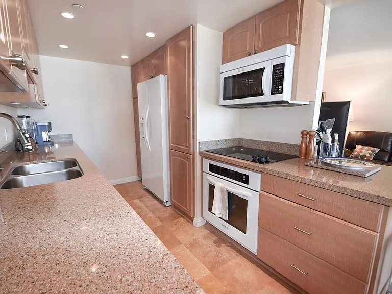 1750 Avenida Del Mundo #506 — Photo 10