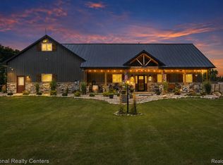 831 N Hadley Rd, Ortonville, MI 48462