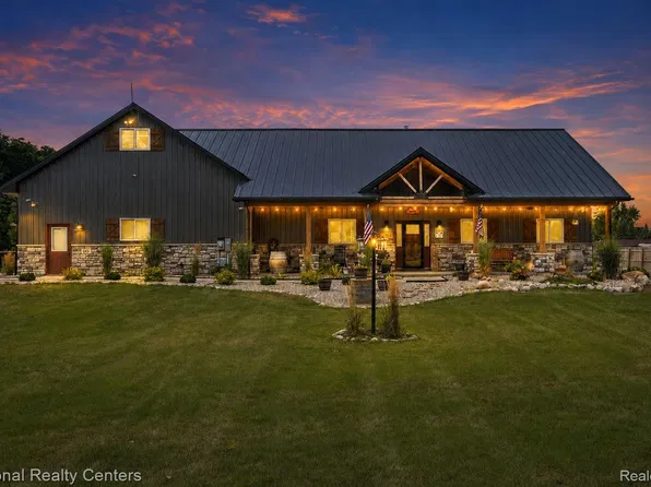 831 N Hadley Rd, Ortonville, MI 48462