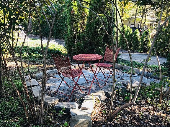 grotto patio in front
