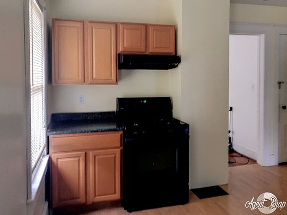 3rd image of 125B E 9th St