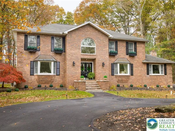 3038 Hemlock Rd, Stroudsburg, PA 18360